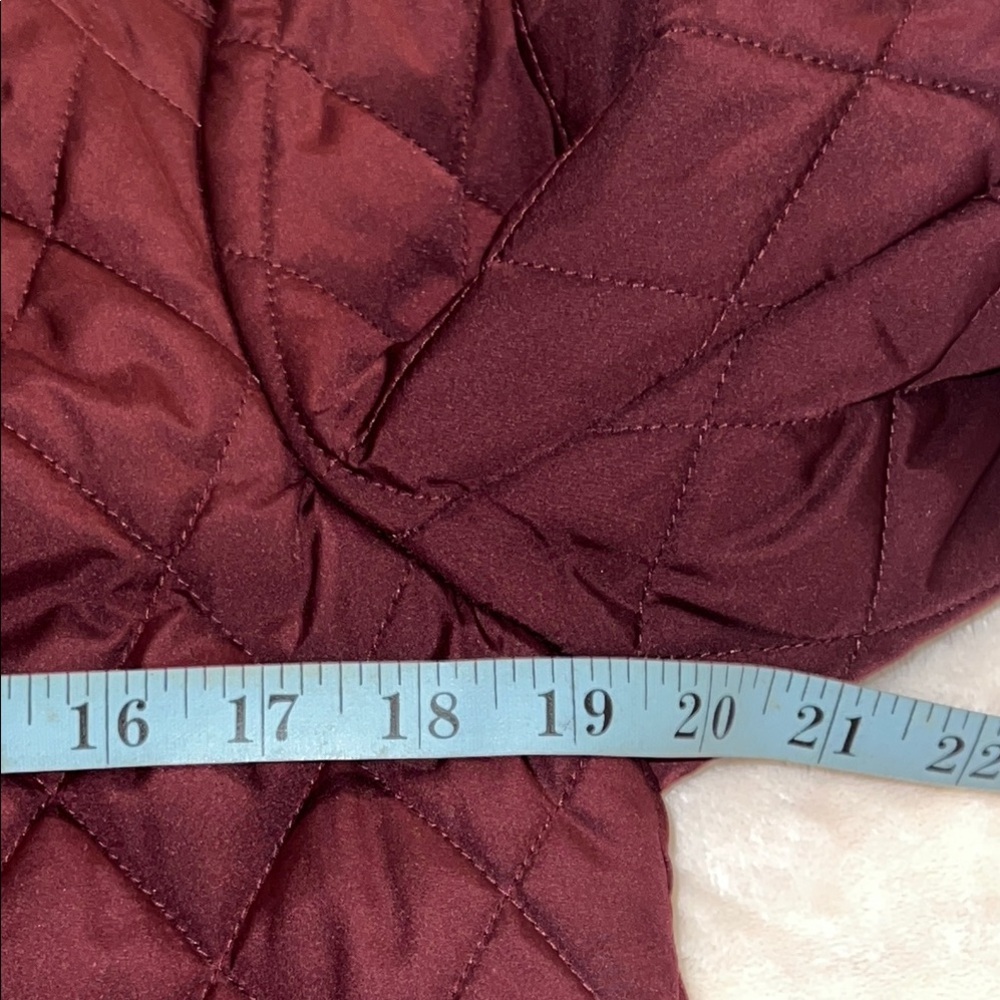 Charter Club Women’s Burgundy Puffer Jacket Quilted Insulated Gold Hardware SZ M - Picture 8 of 16